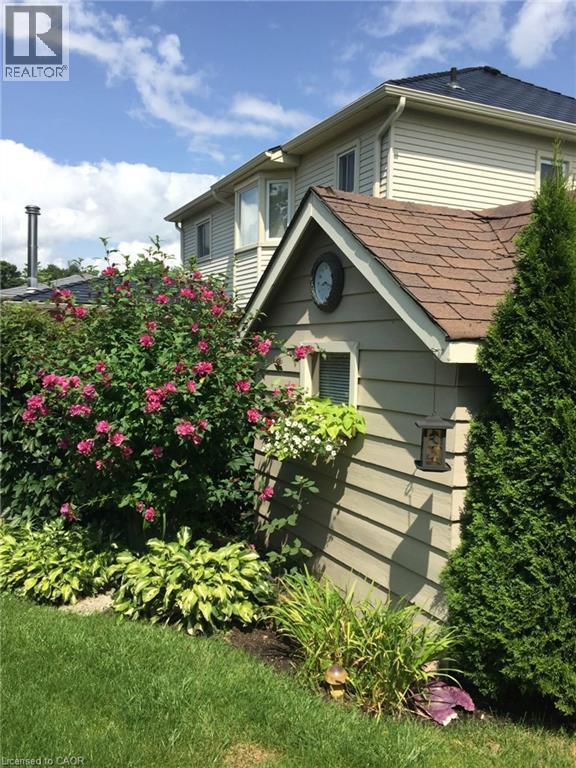 Gardens in Summer - 7 Kilkerran Crescent, Kitchener, ON - Outdoor