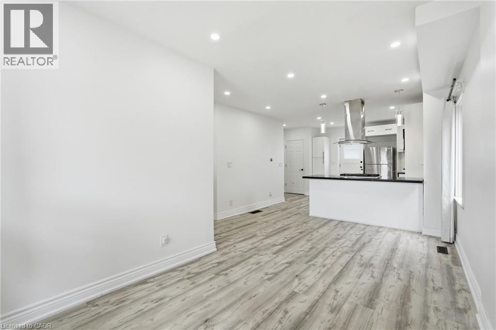 Large living area - 73 Gertrude Street, Hamilton, ON - Indoor
