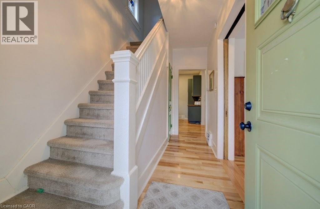 8 Spring Street E, Waterloo, ON - Indoor Photo Showing Other Room