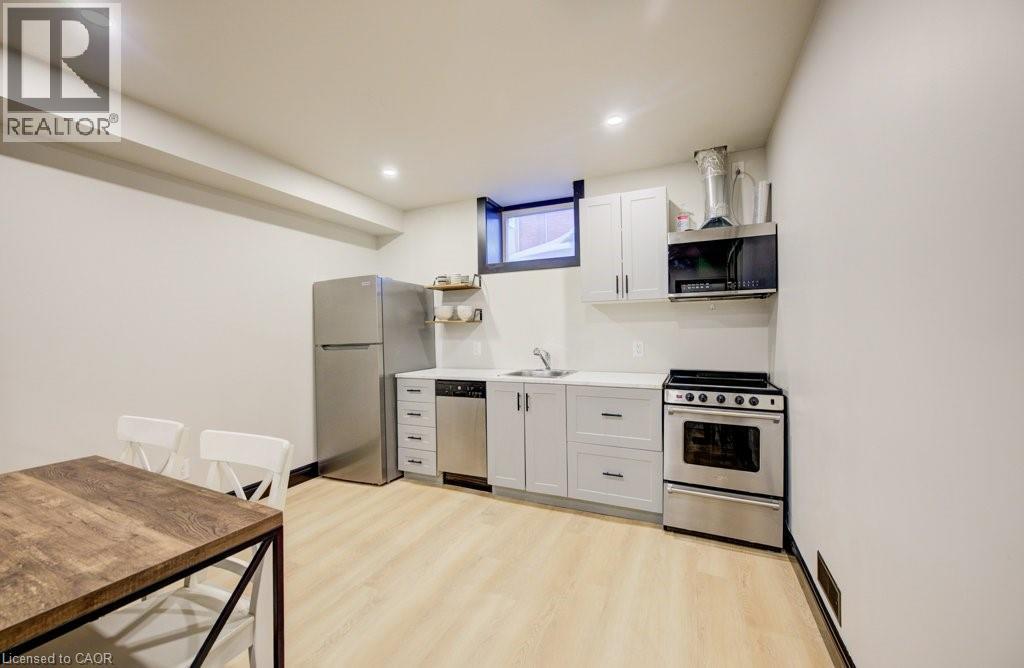 8 Spring Street E, Waterloo, ON - Indoor Photo Showing Kitchen