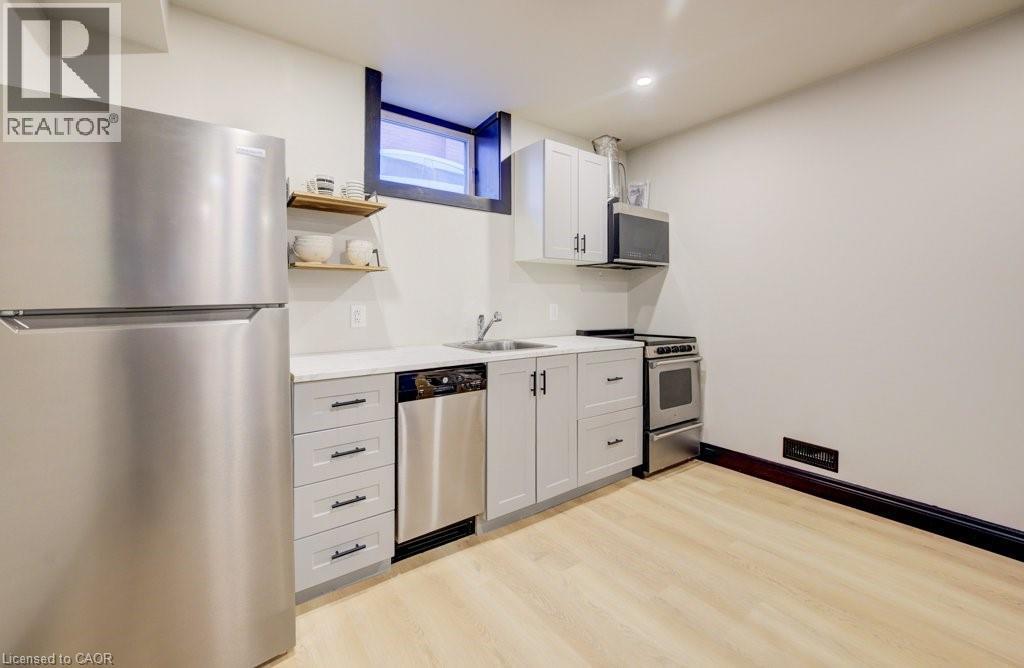 8 Spring Street E, Waterloo, ON - Indoor Photo Showing Kitchen