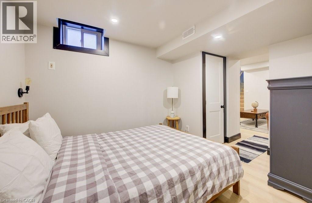 8 Spring Street E, Waterloo, ON - Indoor Photo Showing Bedroom