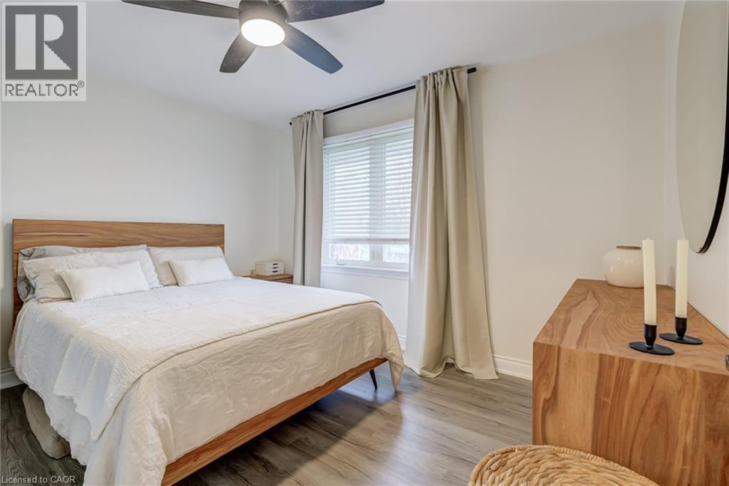 185 Deschene Avenue, Hamilton, ON - Indoor Photo Showing Bedroom