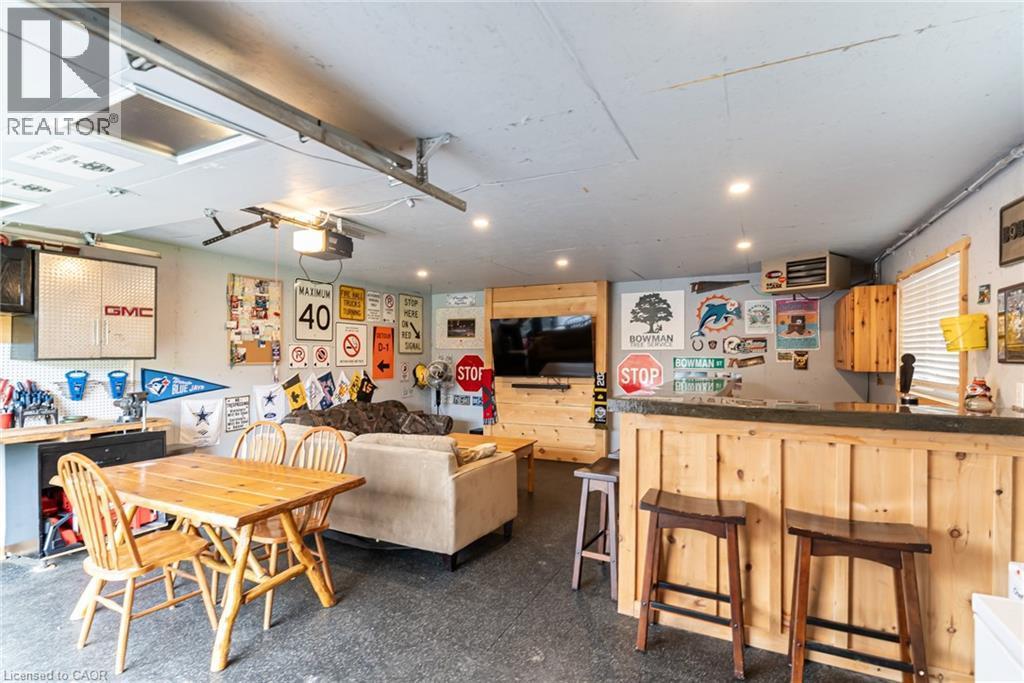 185 Deschene Avenue, Hamilton, ON - Indoor
