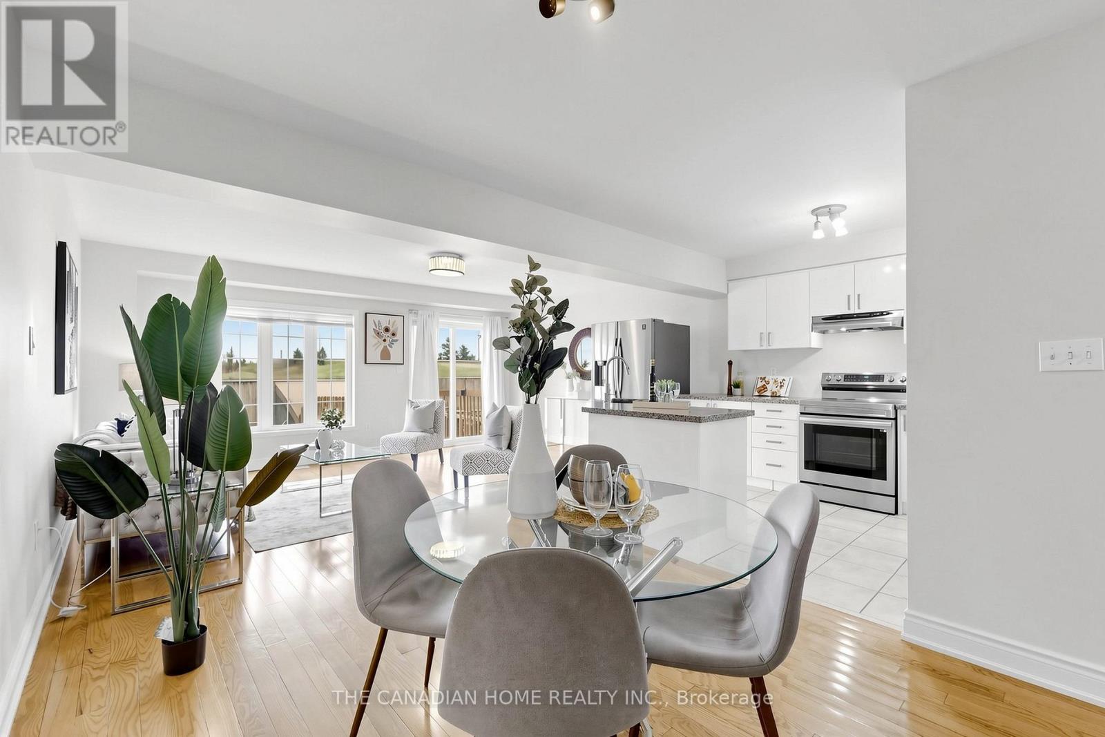 3470 Angel Pass Drive, Mississauga, ON - Indoor Photo Showing Dining Room