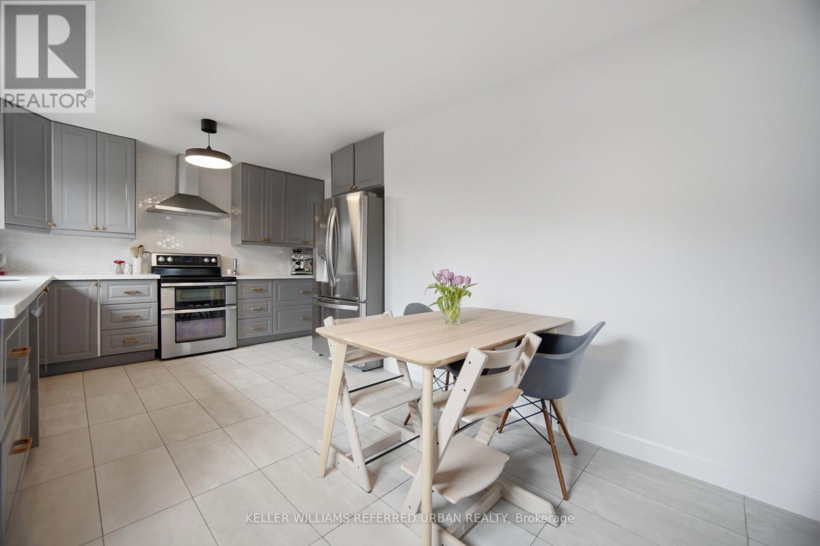 4135 Dunmow Crescent, Mississauga, ON - Indoor Photo Showing Kitchen