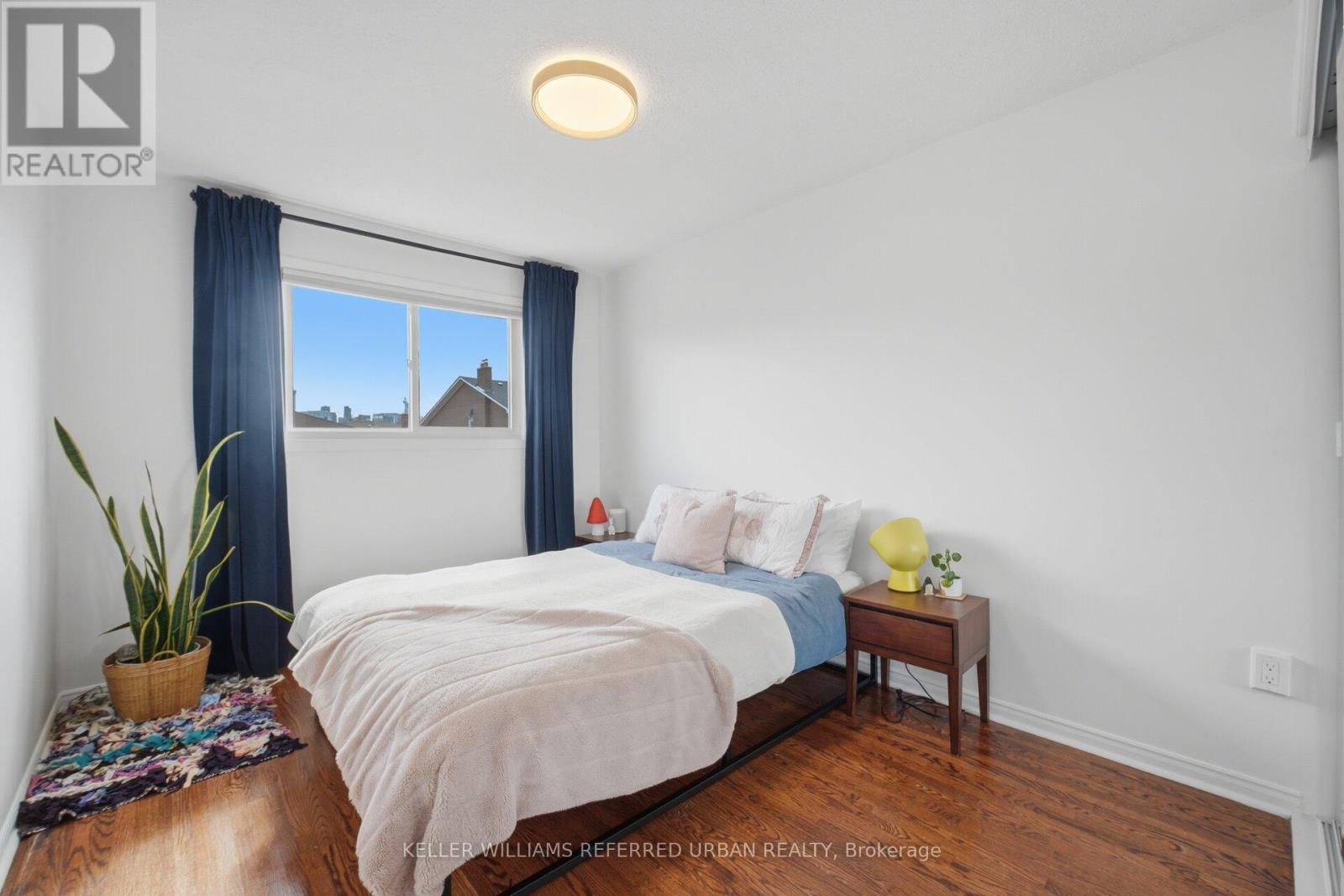 4135 Dunmow Crescent, Mississauga, ON - Indoor Photo Showing Bedroom