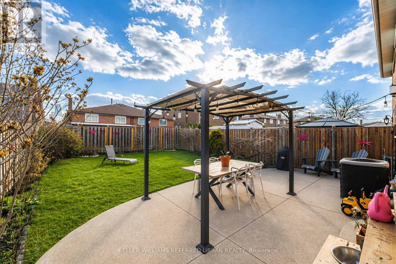 4135 Dunmow Crescent, Mississauga, ON - Outdoor