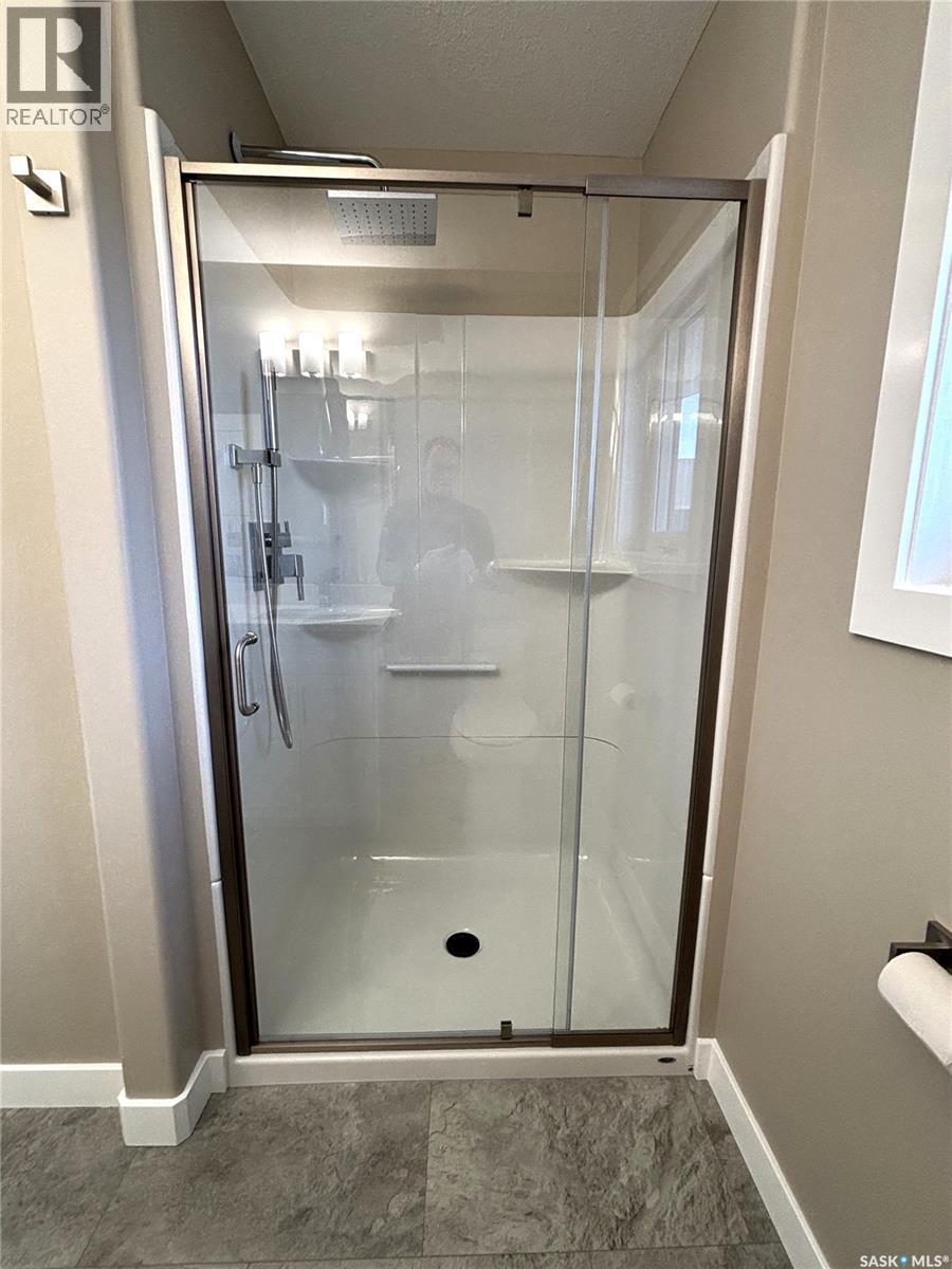 371 Childers Crescent, Saskatoon, SK - Indoor Photo Showing Bathroom