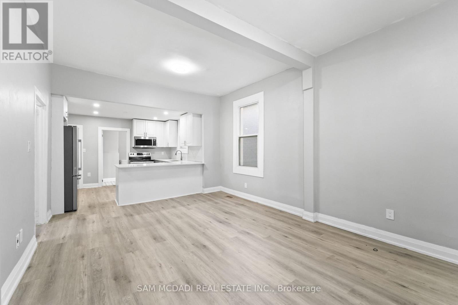 266 Beach Road, Hamilton, ON - Indoor Photo Showing Other Room