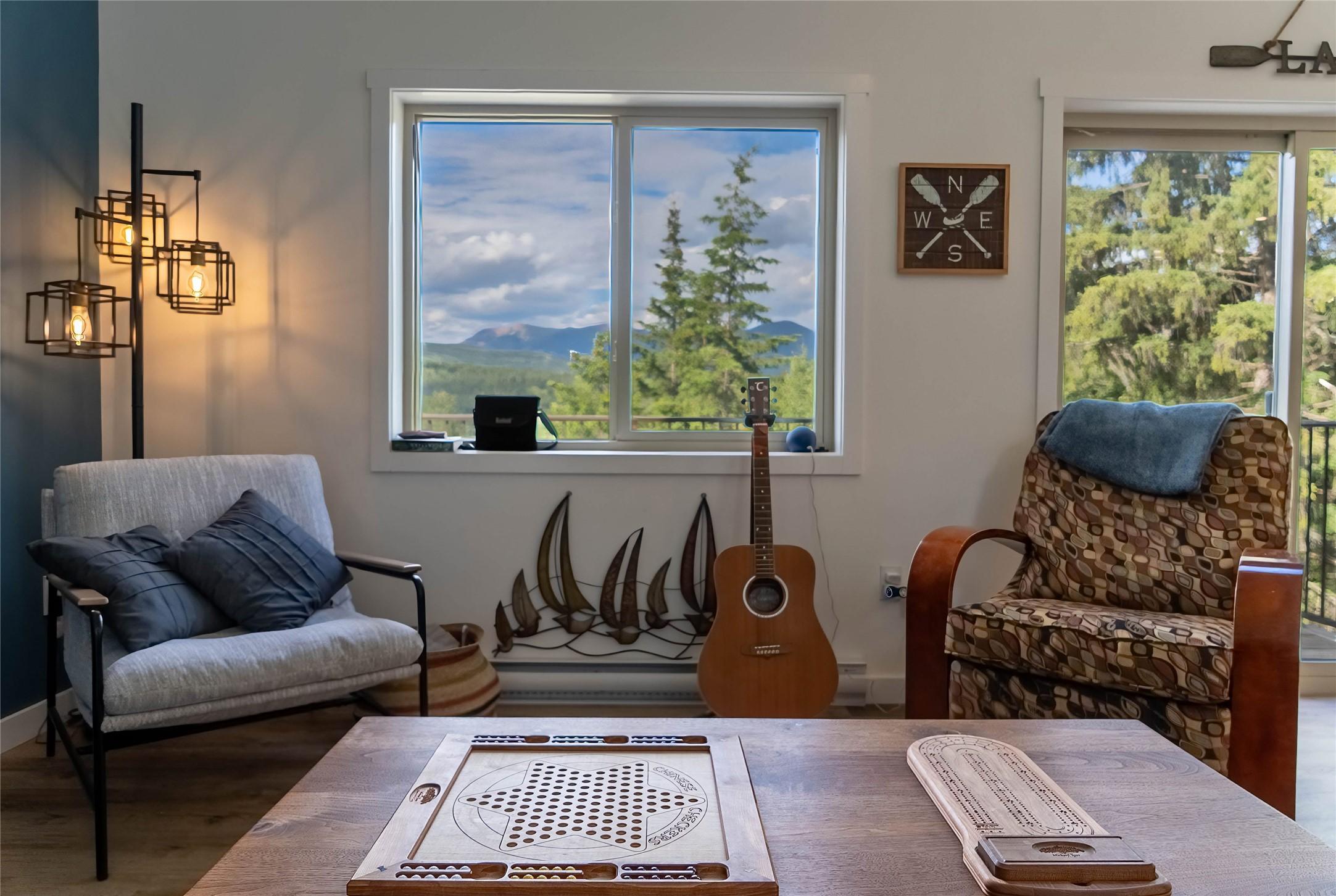 9934 Osprey Landing Drive, Wardner, BC - Indoor Photo Showing Living Room