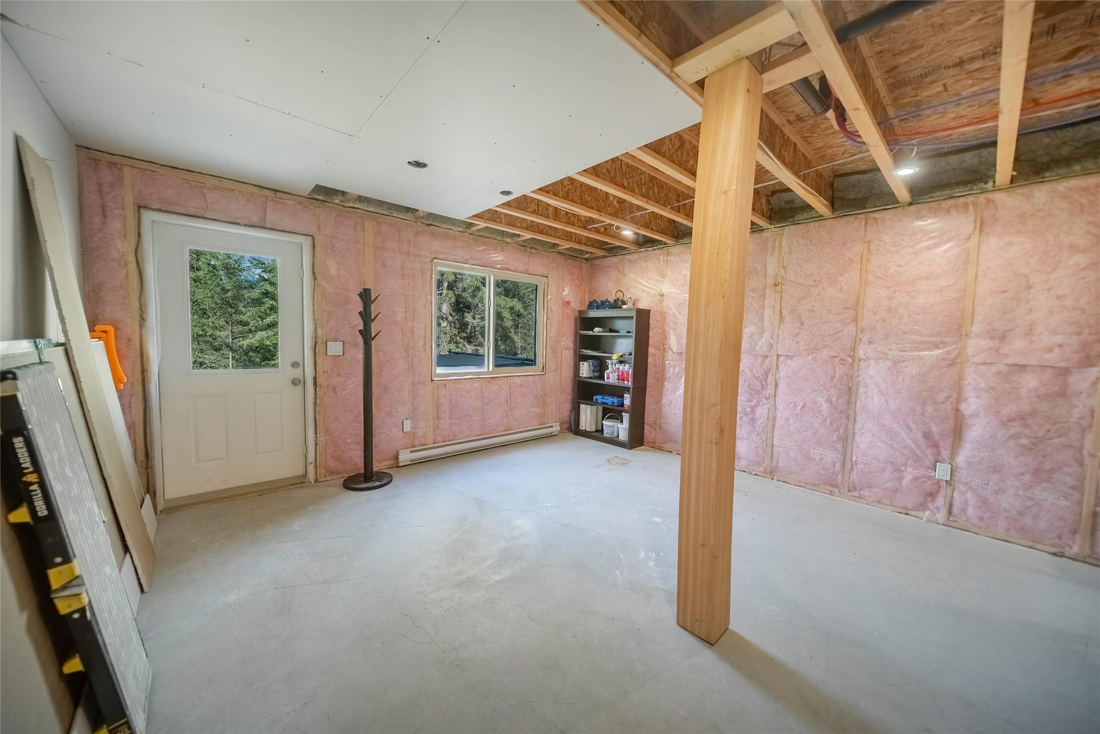 9934 Osprey Landing Drive, Wardner, BC - Indoor