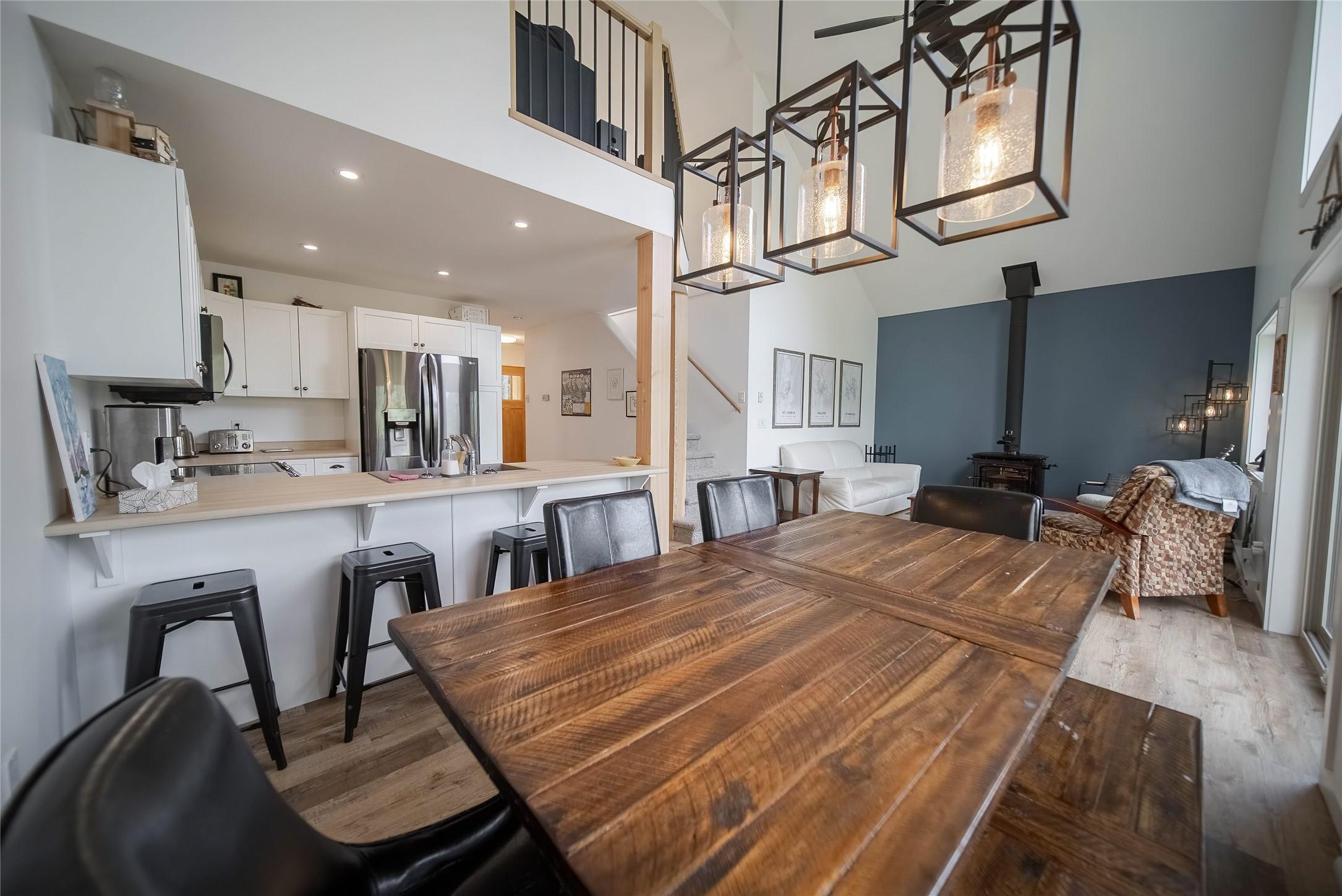 9934 Osprey Landing Drive, Wardner, BC - Indoor Photo Showing Dining Room
