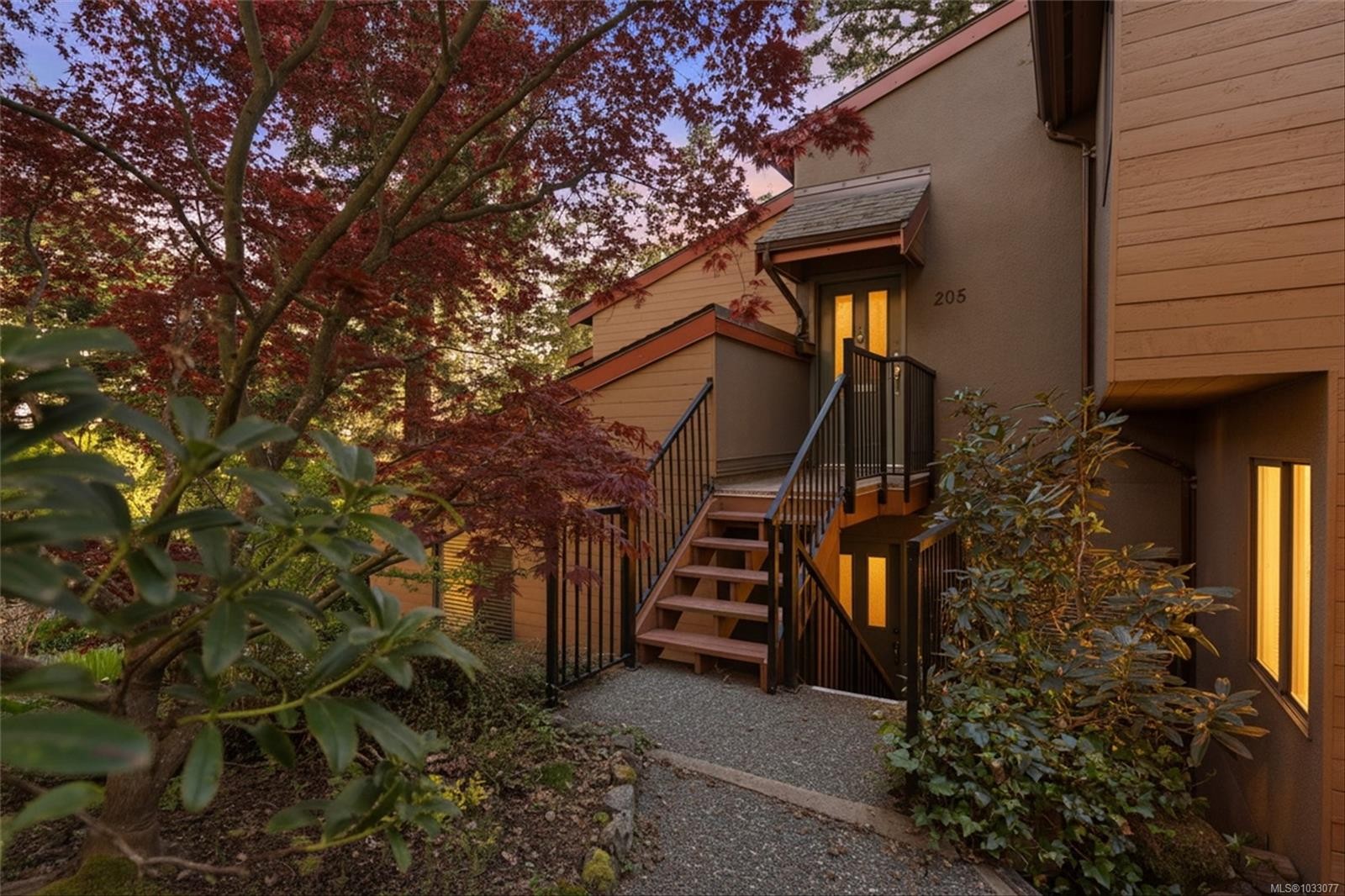205-2341 Harbour Rd, Sidney, BC