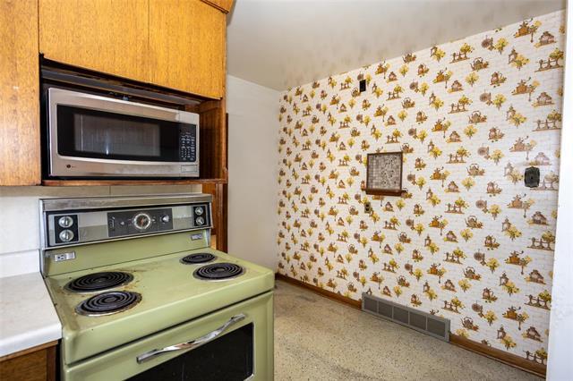 427 Thompson Dr, Winnipeg, MB