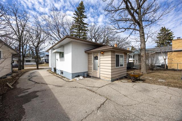 427 Thompson Dr, Winnipeg, MB