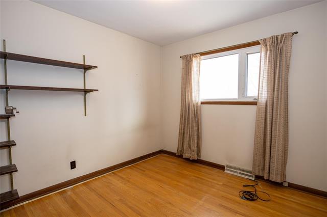 427 Thompson Dr, Winnipeg, MB