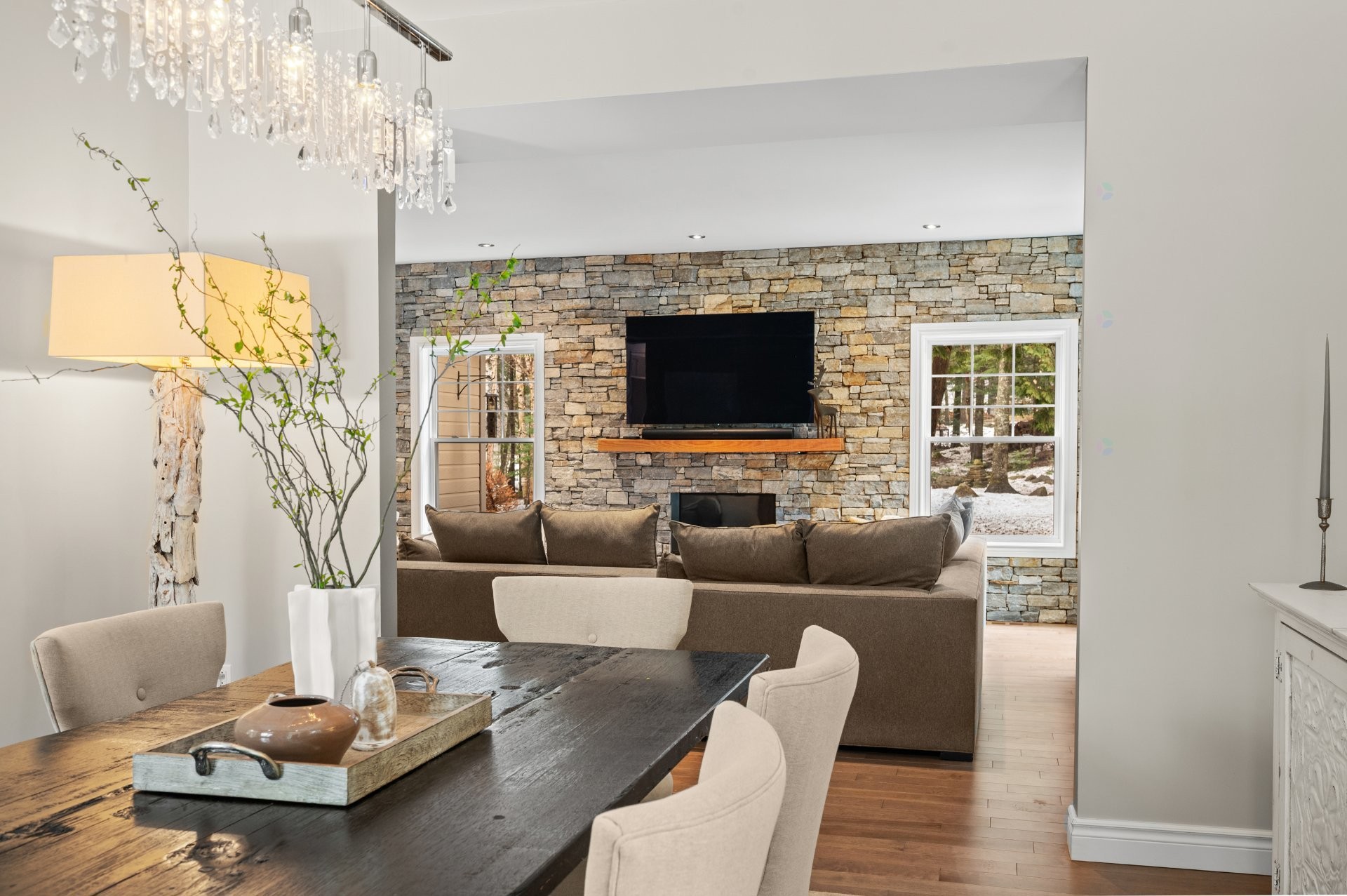 Salle à manger - 74 Rue Balmoral, Morin-Heights, QC - Indoor Photo Showing Dining Room With Fireplace