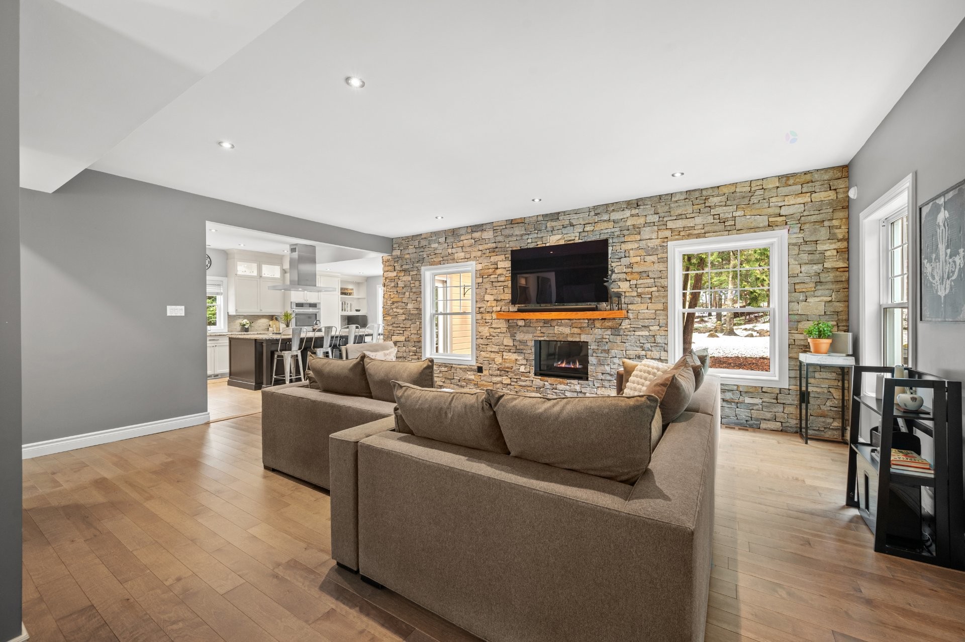 Salon - 74 Rue Balmoral, Morin-Heights, QC - Indoor Photo Showing Living Room With Fireplace