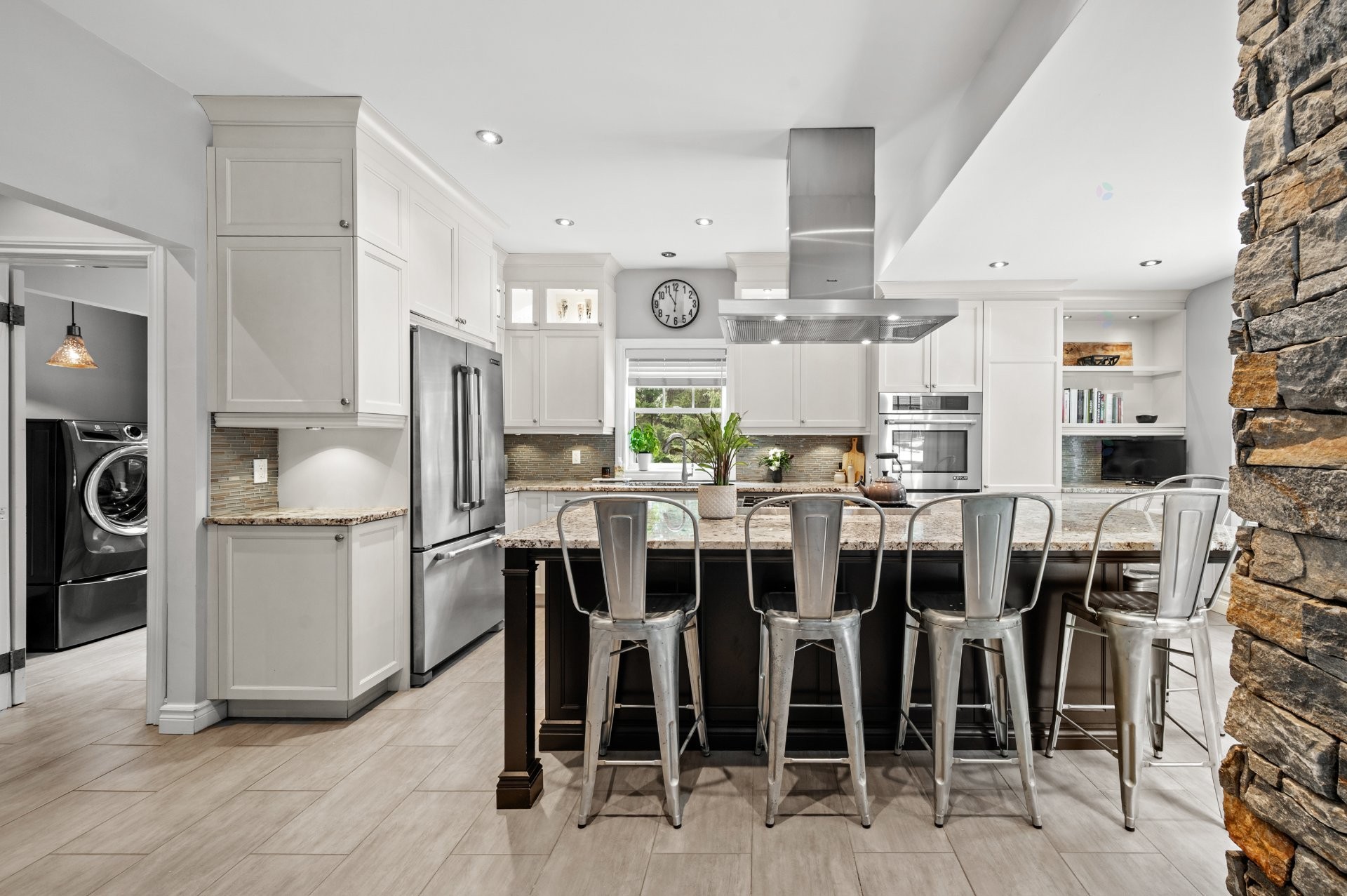 Cuisine - 74 Rue Balmoral, Morin-Heights, QC - Indoor Photo Showing Kitchen With Upgraded Kitchen