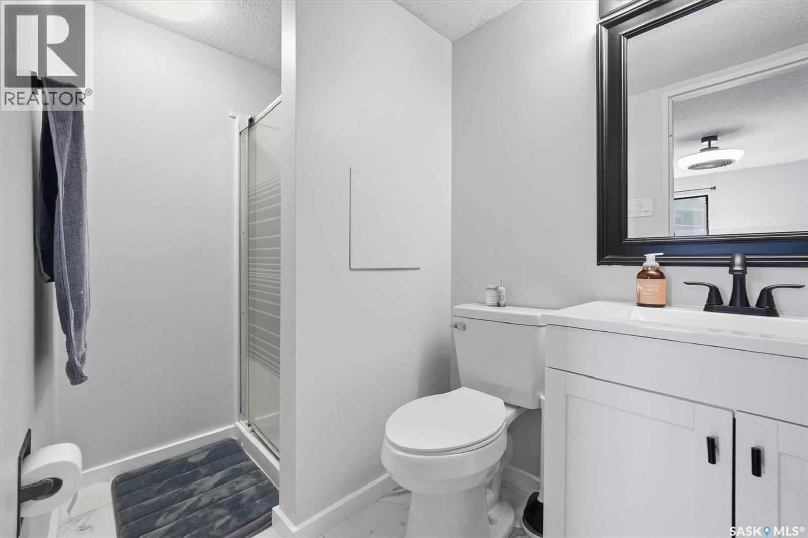 223 217B Cree Place, Saskatoon, SK - Indoor Photo Showing Bathroom