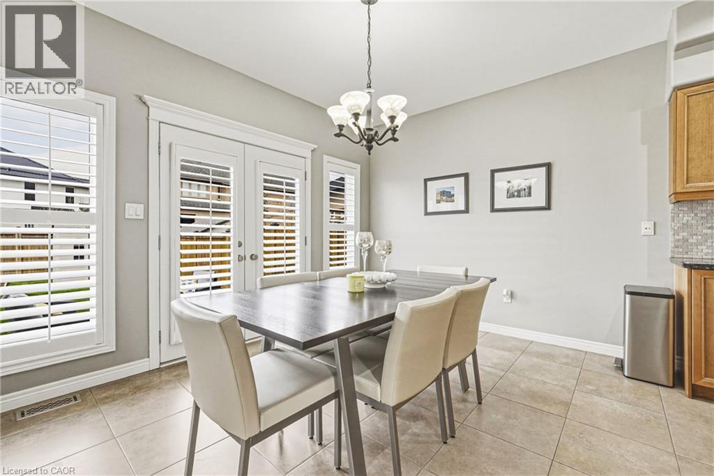 419 Dicenzo Drive, Hamilton, ON - Indoor Photo Showing Dining Room