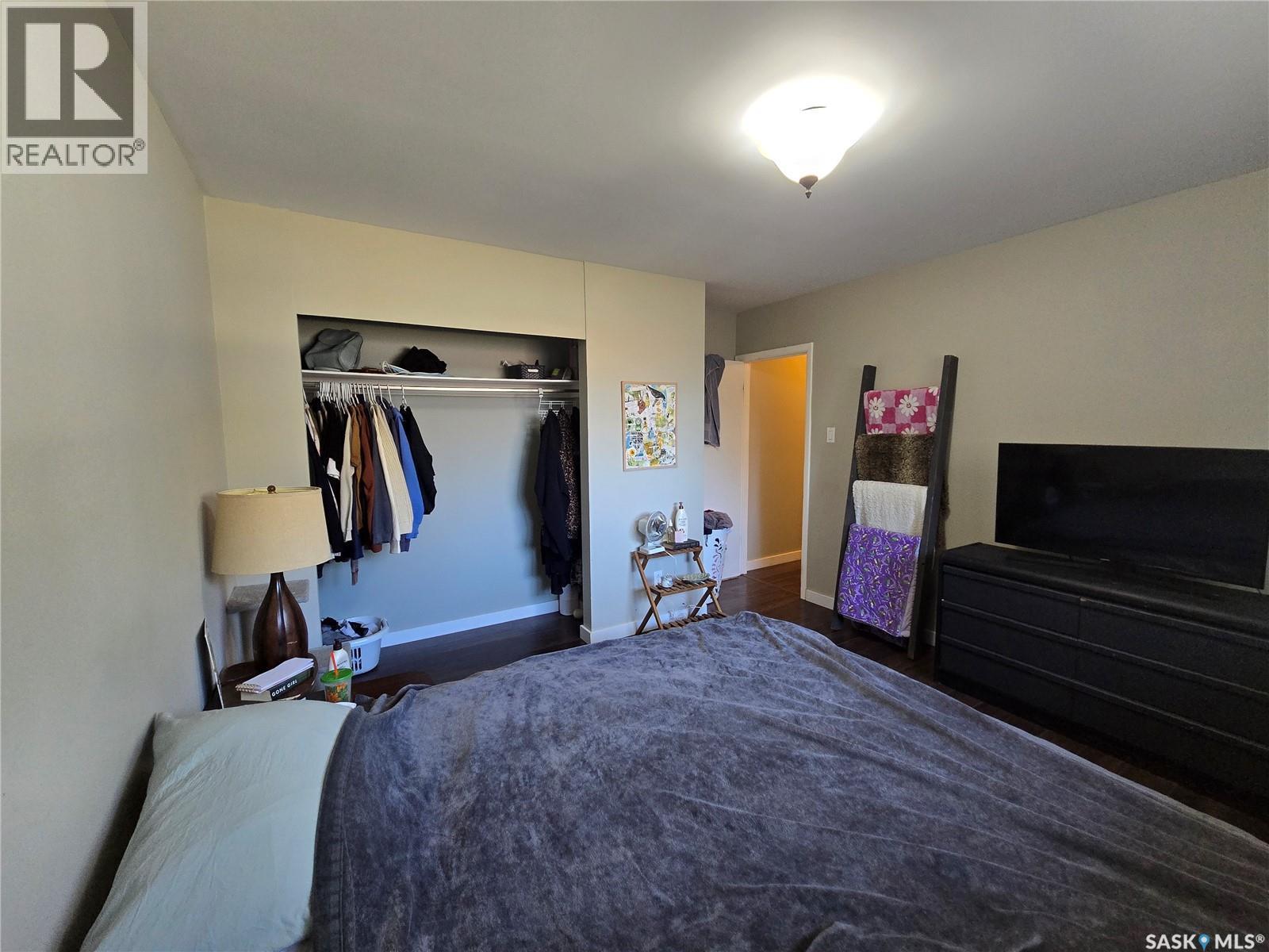 719 3Rd Street E, Assiniboia, SK - Indoor Photo Showing Bedroom