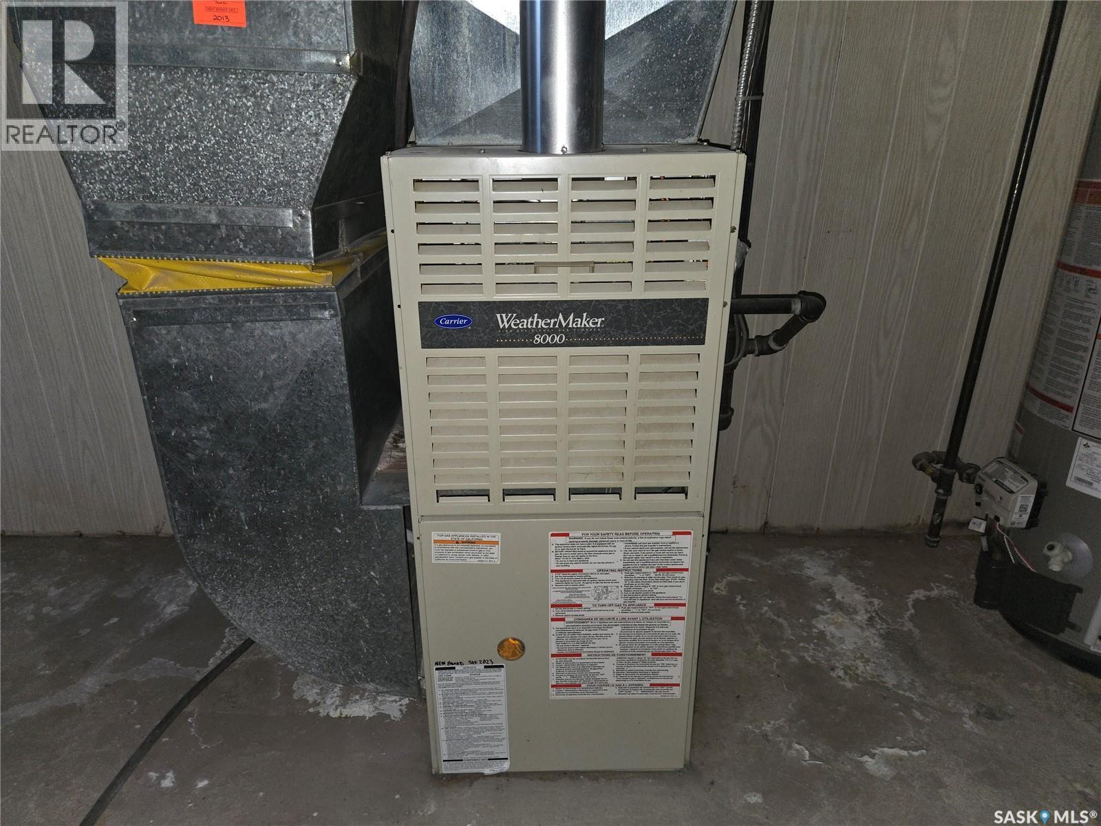 719 3Rd Street E, Assiniboia, SK - Indoor Photo Showing Basement