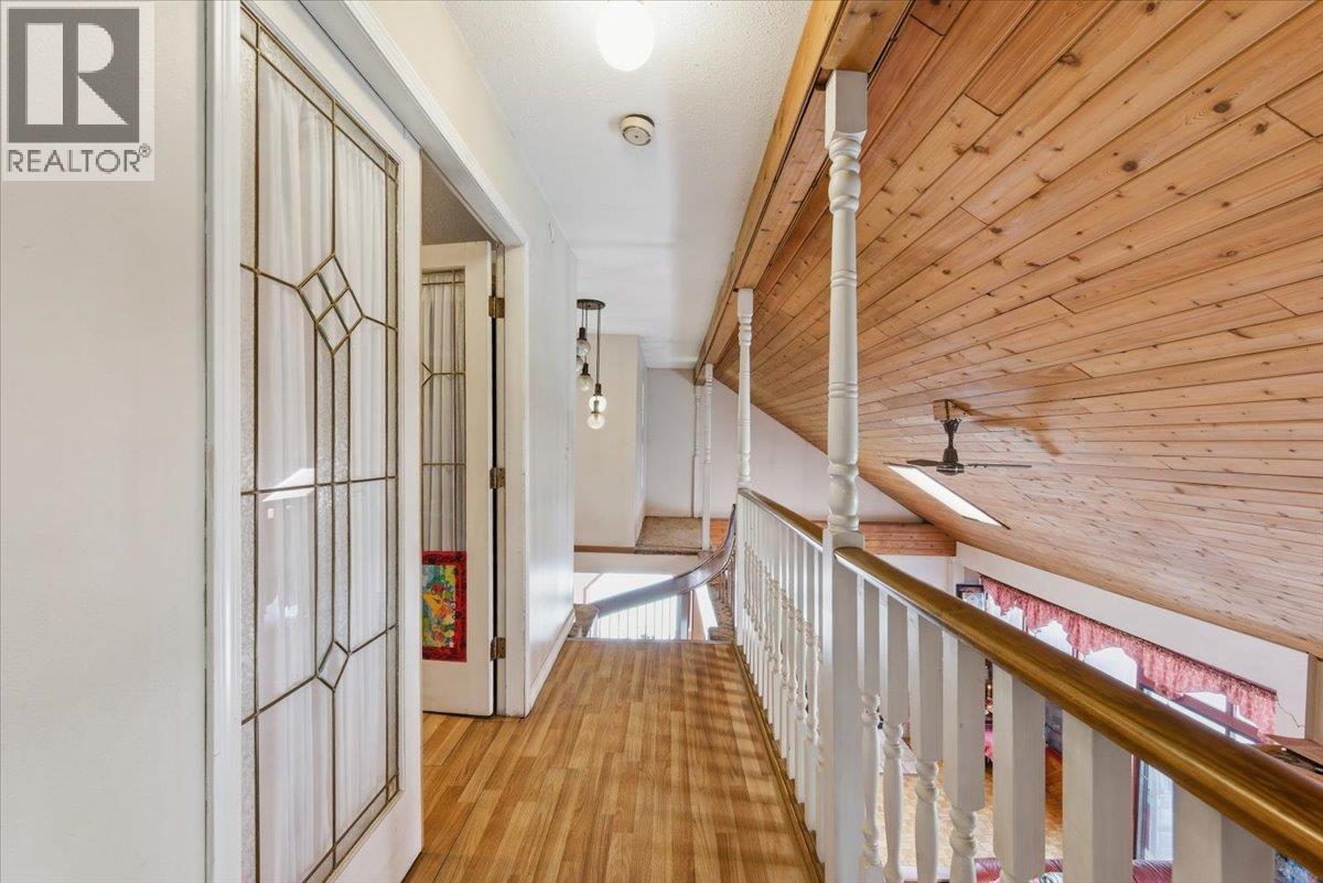 8163 Buchanan Road, Coldstream, BC - Indoor Photo Showing Other Room