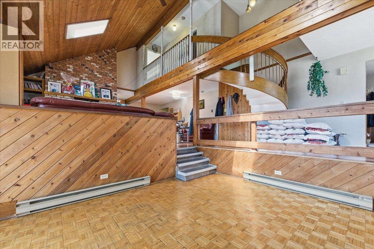 8163 Buchanan Road, Coldstream, BC - Indoor Photo Showing Other Room