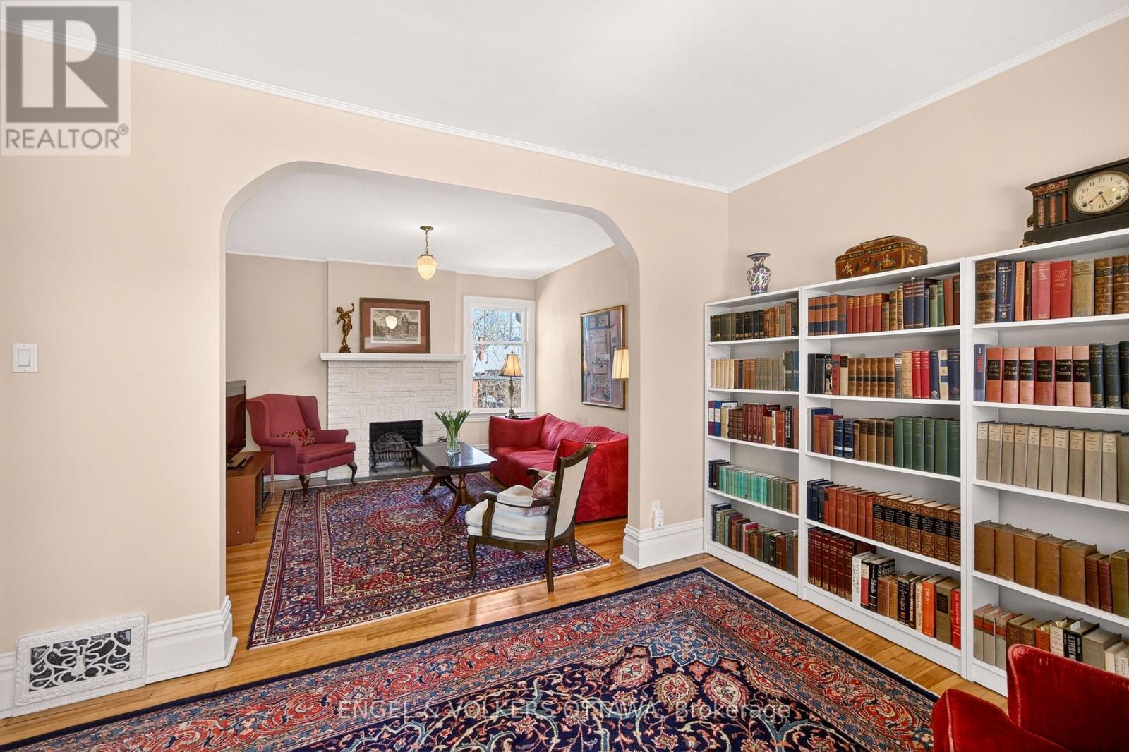 23 Woodlawn Avenue, Ottawa, ON - Indoor