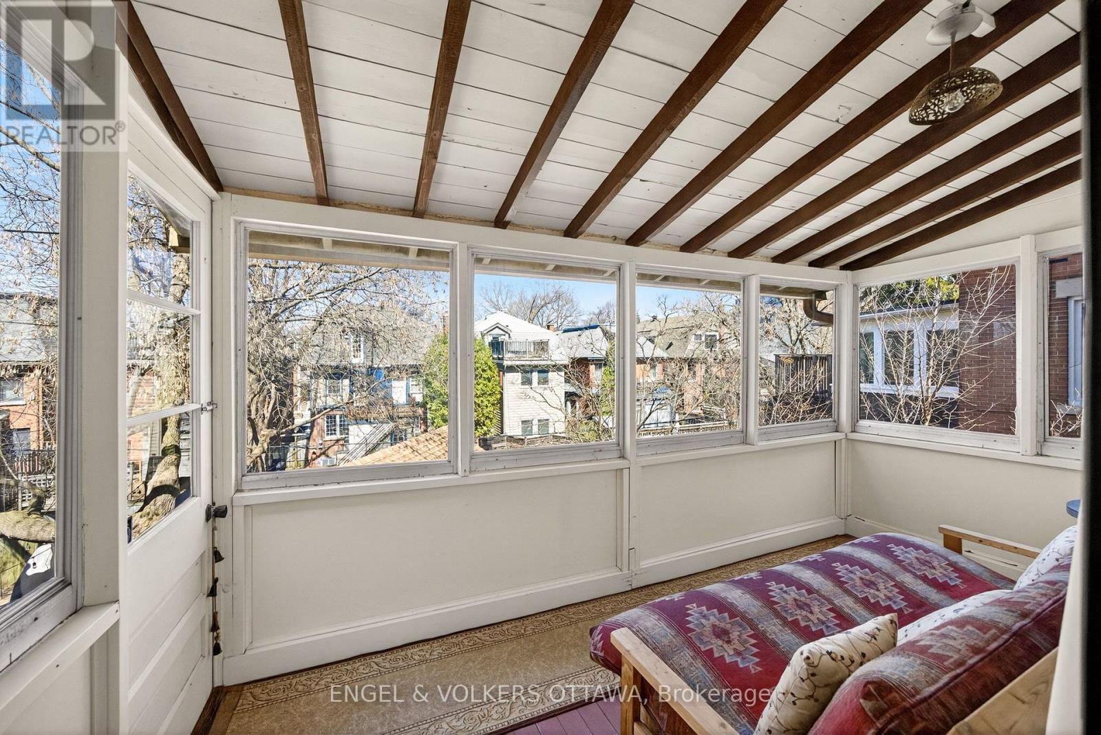 23 Woodlawn Avenue, Ottawa, ON - Indoor Photo Showing Other Room