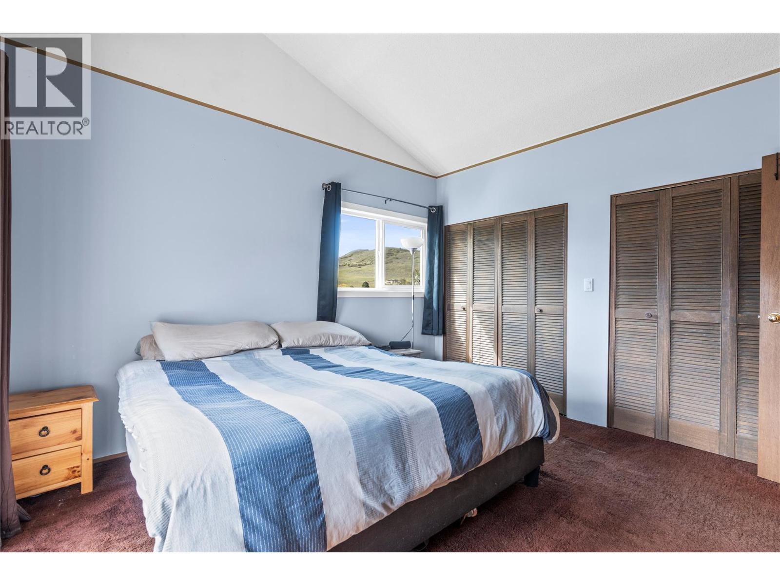 6515 Eagle Road, Vernon, BC - Indoor Photo Showing Bedroom