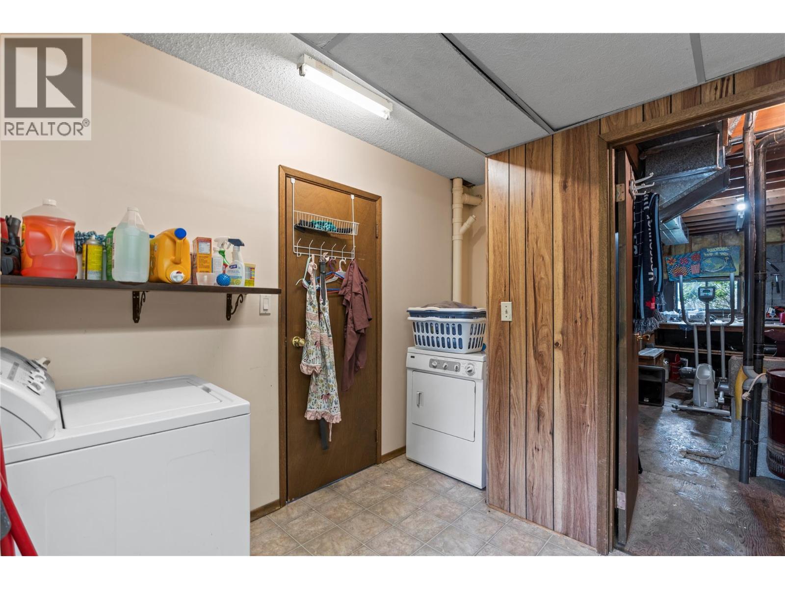 6515 Eagle Road, Vernon, BC - Indoor Photo Showing Laundry Room