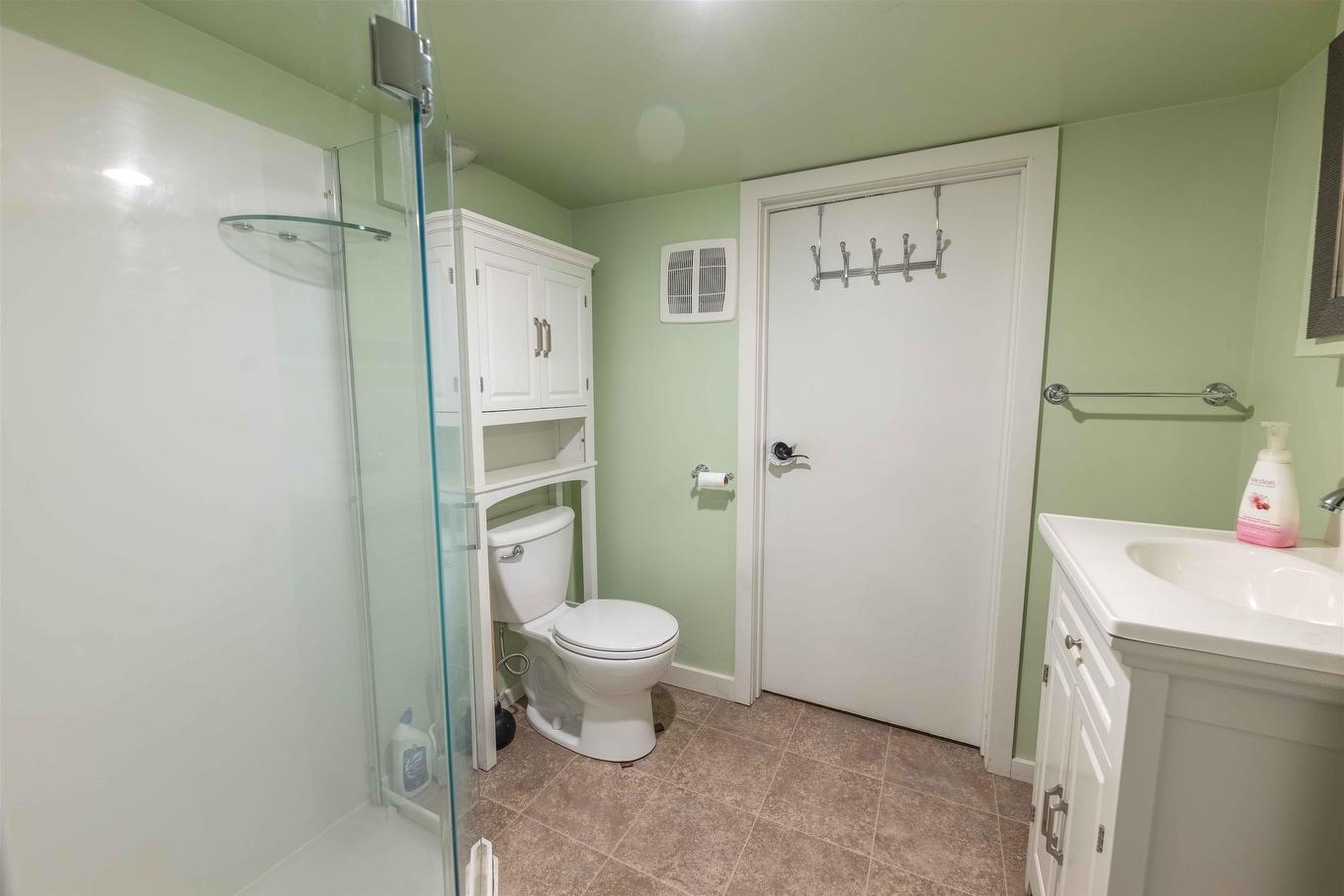 151 Secord St, Thunder Bay, ON - Indoor Photo Showing Bathroom