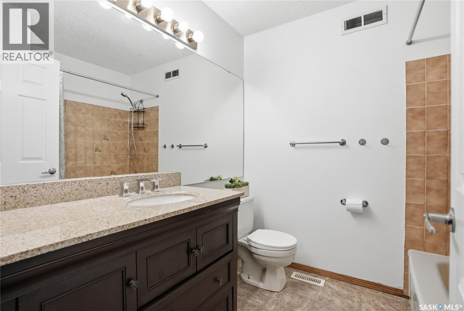 107 Armstrong Crescent, Saskatoon, SK - Indoor Photo Showing Bathroom