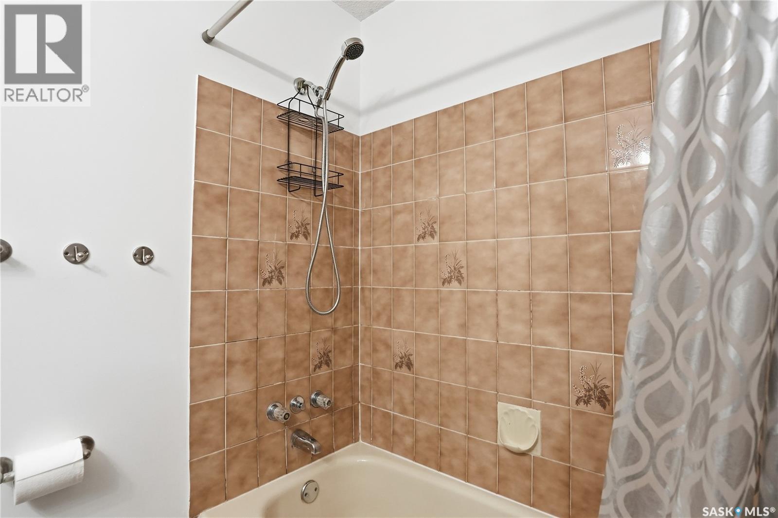 107 Armstrong Crescent, Saskatoon, SK - Indoor Photo Showing Bathroom