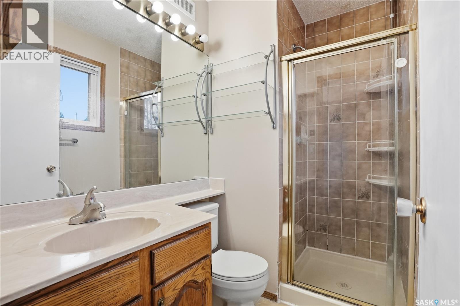 107 Armstrong Crescent, Saskatoon, SK - Indoor Photo Showing Bathroom