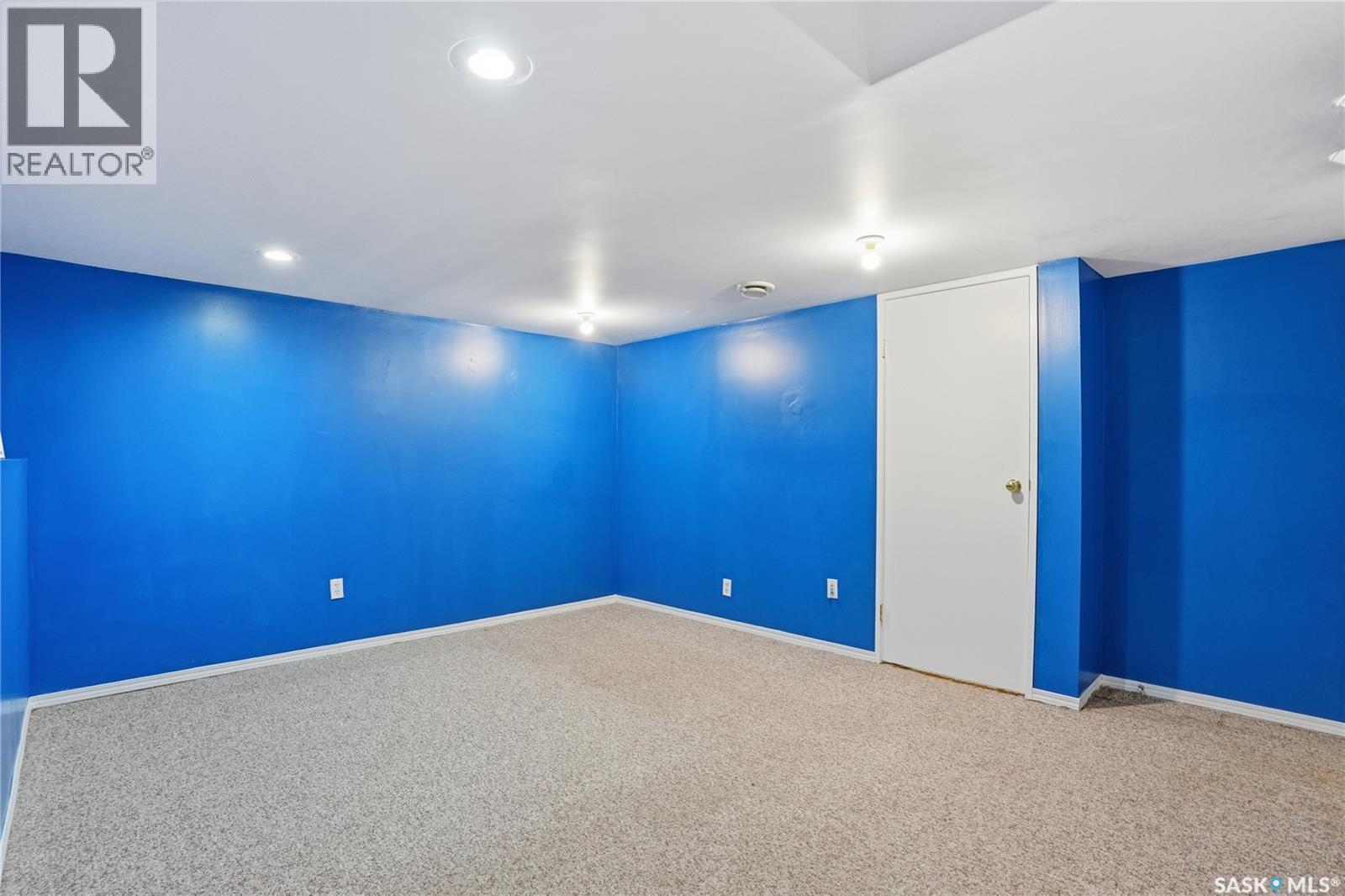 107 Armstrong Crescent, Saskatoon, SK - Indoor Photo Showing Other Room