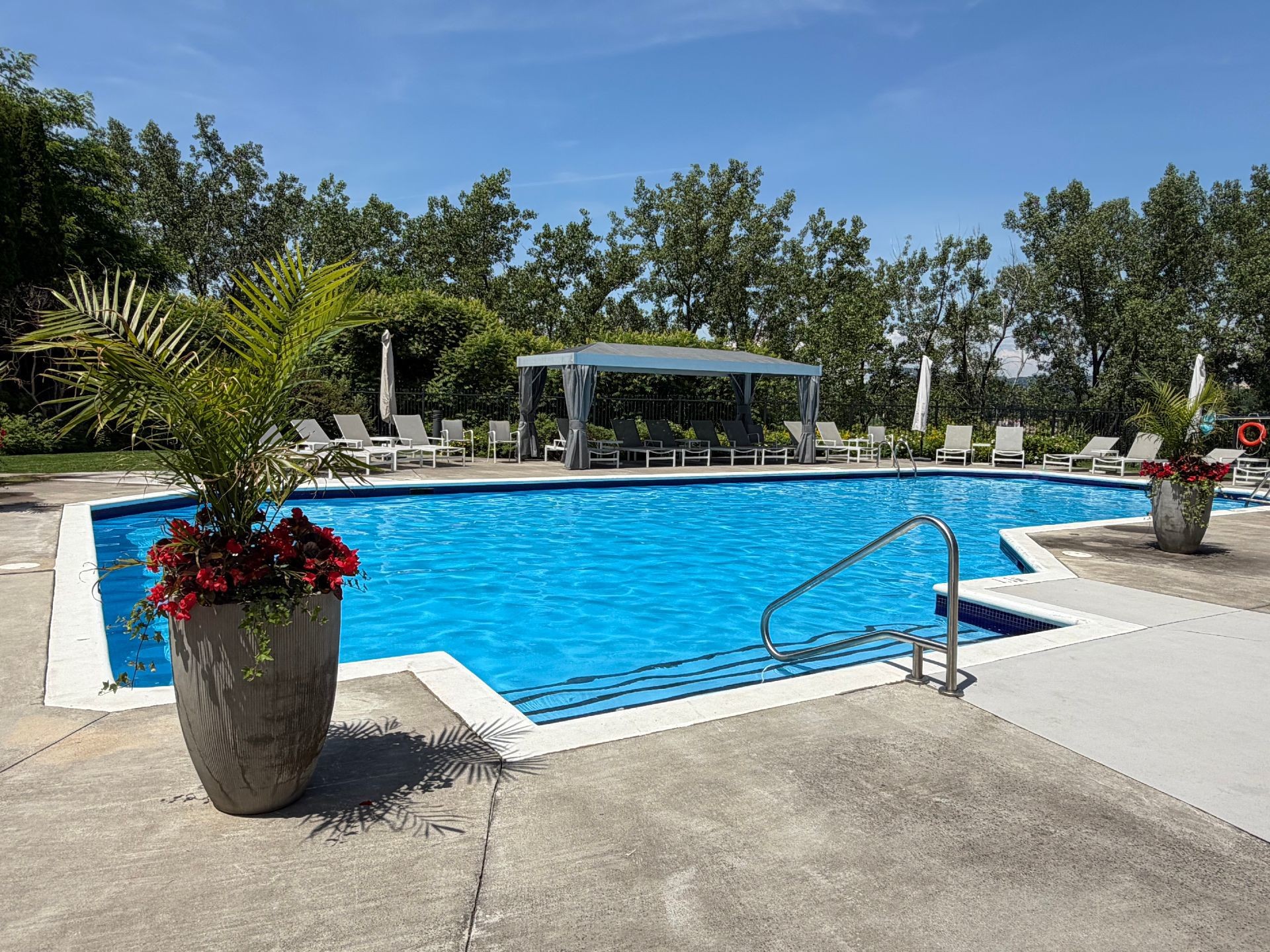 Piscine - 202-301 Ch. Du Club-Marin, Montréal (Verdun/Île-Des-Soeurs), QC