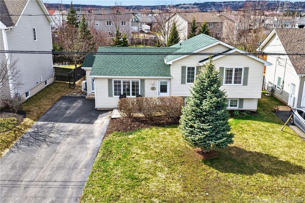 45 Hampton Dr, Moncton, NB