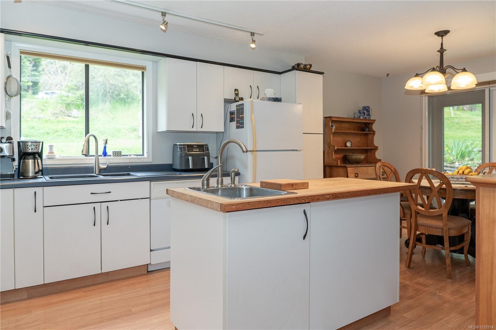 1067 Herd Rd, Duncan, BC