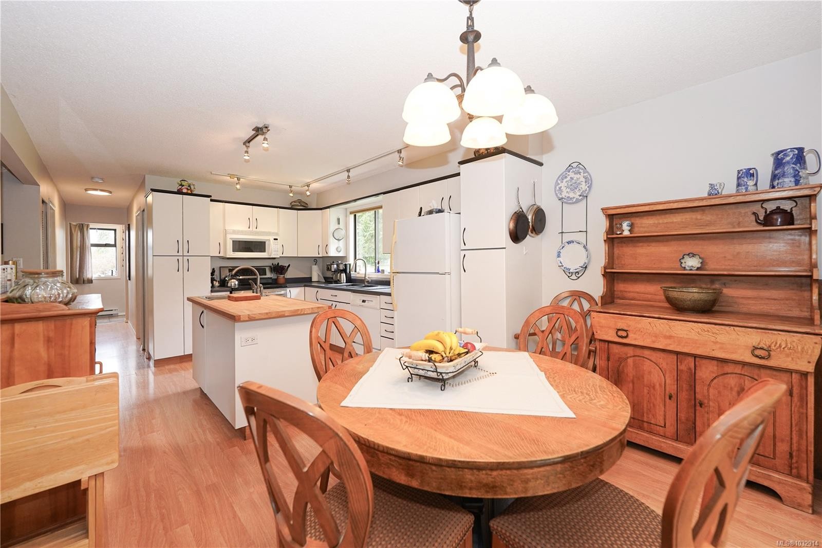 1067 Herd Rd, Duncan, BC