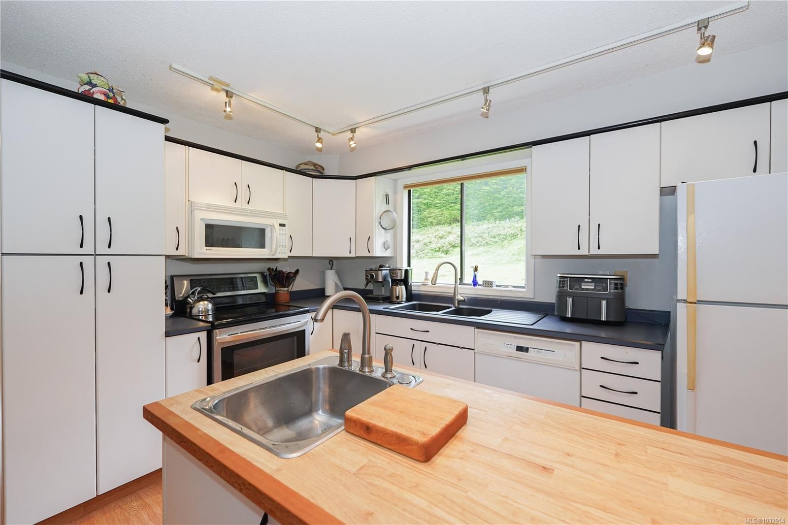 1067 Herd Rd, Duncan, BC