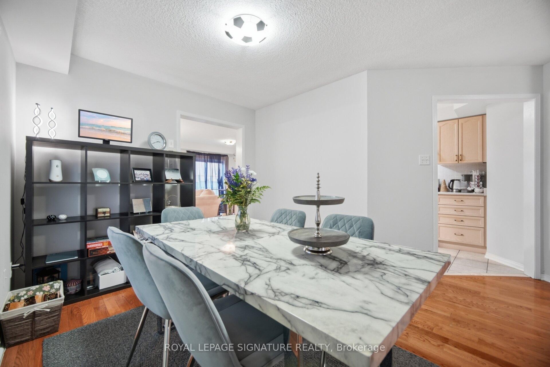 588 Rossellini Drive, Mississauga, ON - Indoor Photo Showing Dining Room