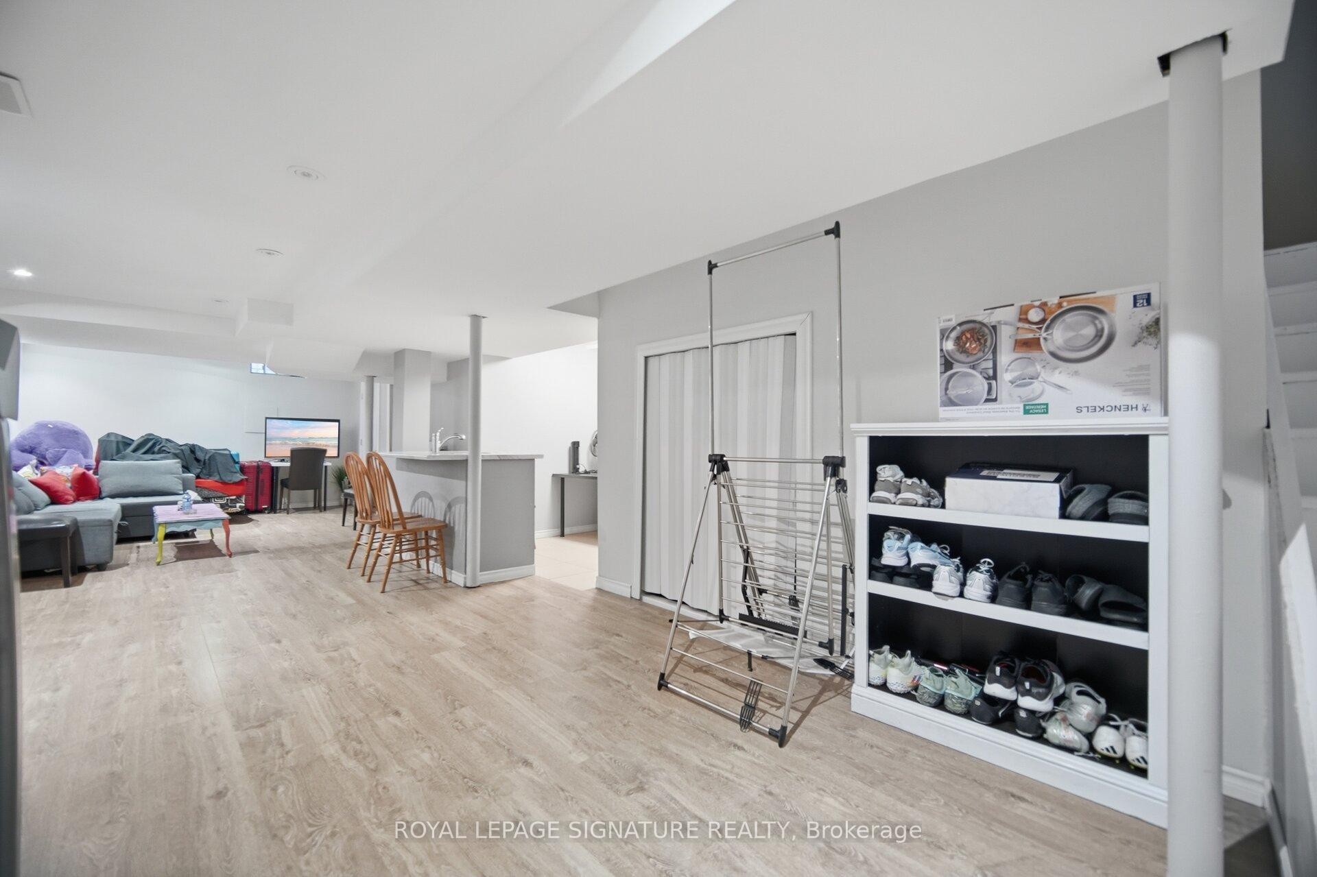 588 Rossellini Drive, Mississauga, ON - Indoor