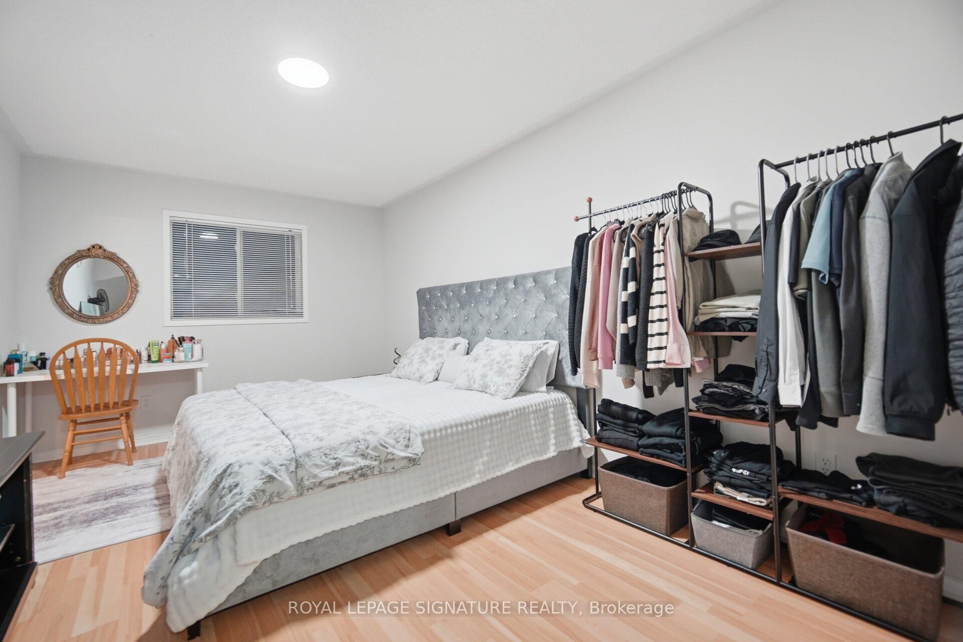 588 Rossellini Drive, Mississauga, ON - Indoor Photo Showing Bedroom