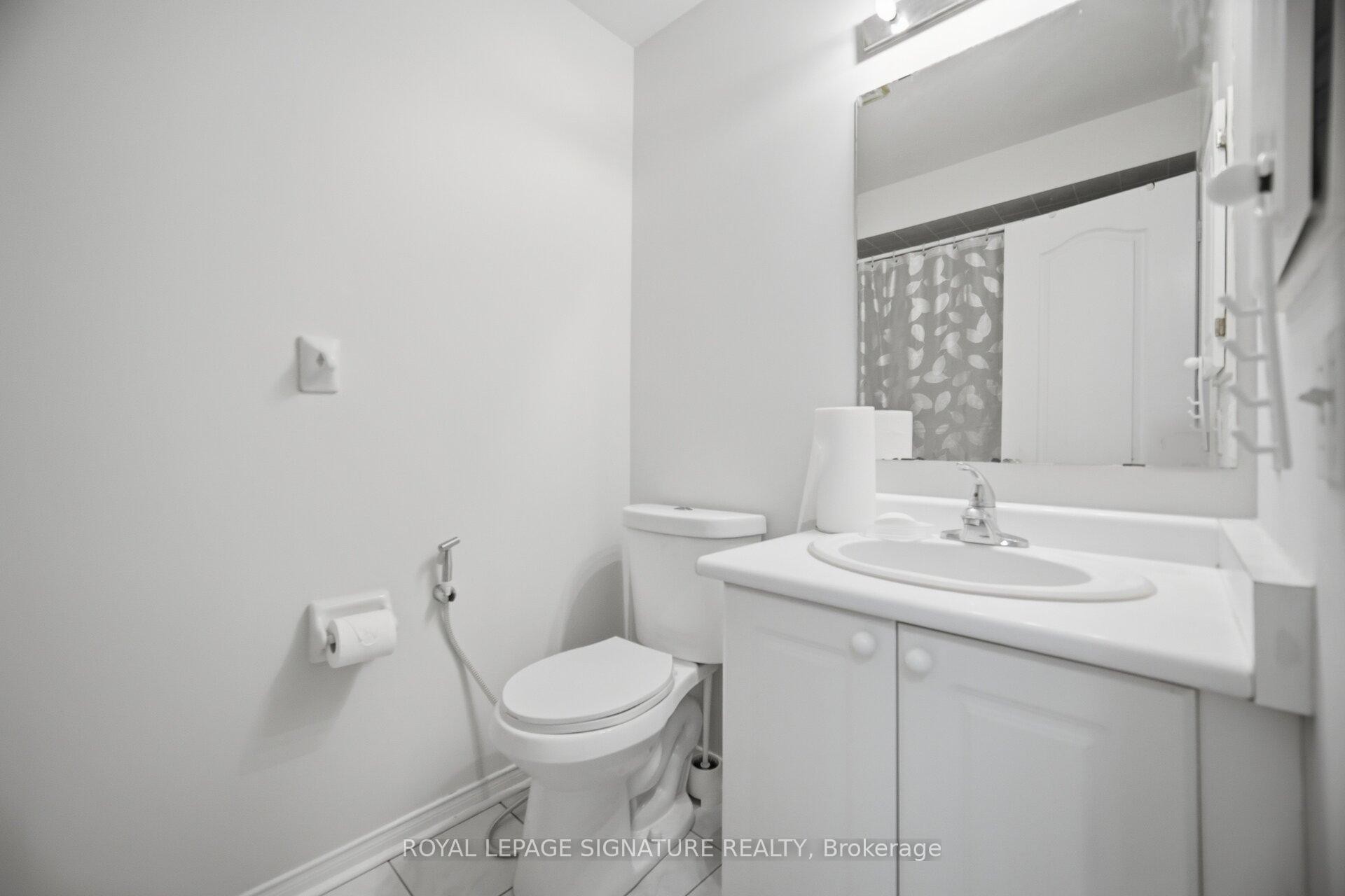 588 Rossellini Drive, Mississauga, ON - Indoor Photo Showing Bathroom