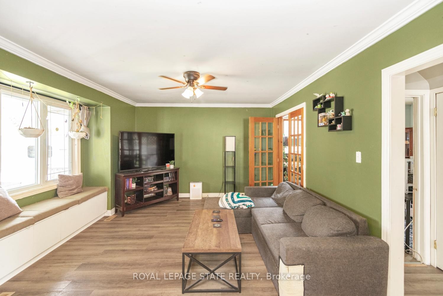 135 Glassco Avenue N, Hamilton, ON - Indoor