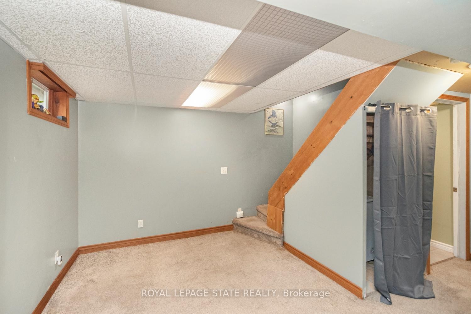 135 Glassco Avenue N, Hamilton, ON - Indoor